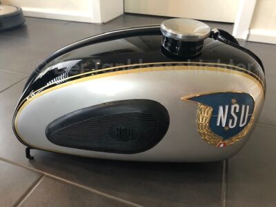 Restaurierung eines NSU Super FOX Maxi Tanks. Anstatt des Chroms wurde die Spiegelfläche in silber lackiert.